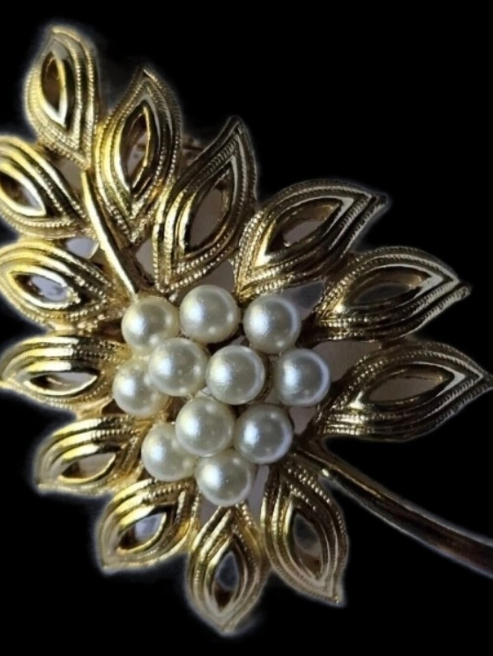 Vintage gold-tone textured leaf brooch with faux pearls